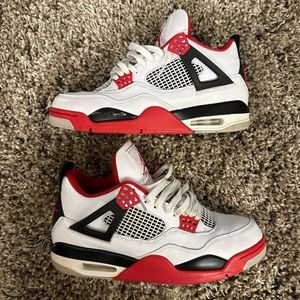 Air Jordan 4 Retro Fire Red size 9.5 used no box